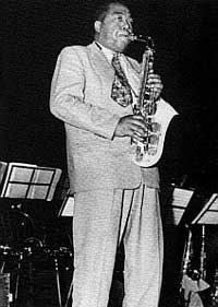 Bird playing a plastic grafton alto sax